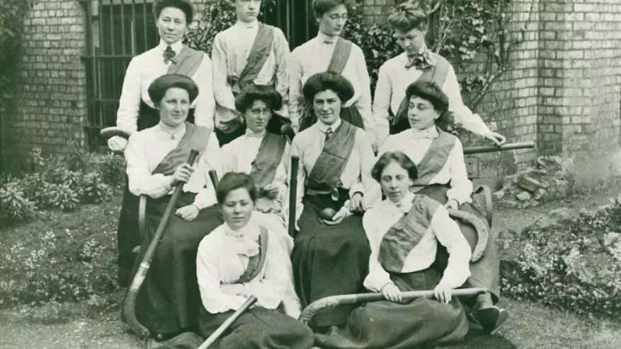 The 1904 Home-Students Hockey Team