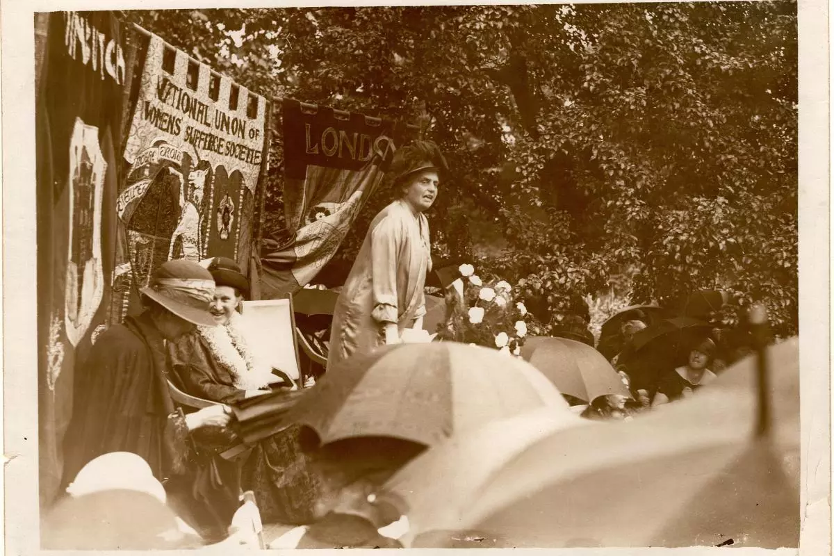 Eleanor Rathbone (suffrage Oxford)